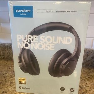 Soundcore by Anker Q20
